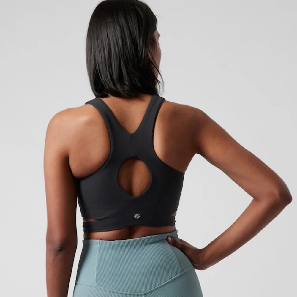 Athleta Conscious Cut Out Crop A-C - Picture 3 of 10